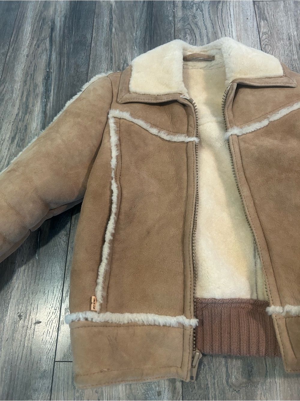 Vintage Levi’s 1984 Olympic Sheepskin Jacket Women’s Size 4 Very Nice - Picture 4 of 16